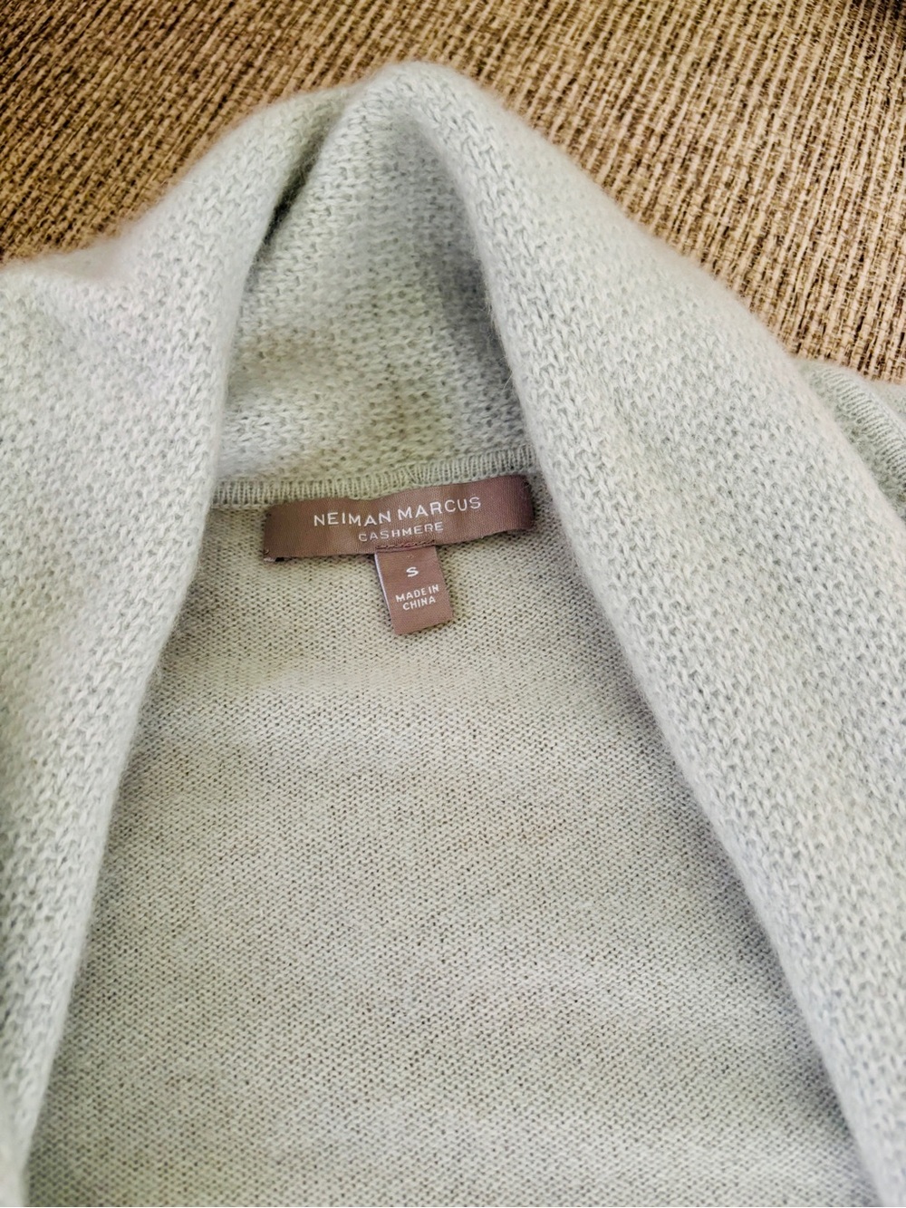 Cashmere Shawl-Collar Robe - Picture 10 of 11